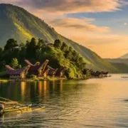 Pulau Samosir: Keindahan dan Warisan Budaya di Danau Toba