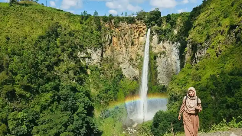 Panduan Lengkap Melawat Air Terjun Sipiso-Piso di Berastagi